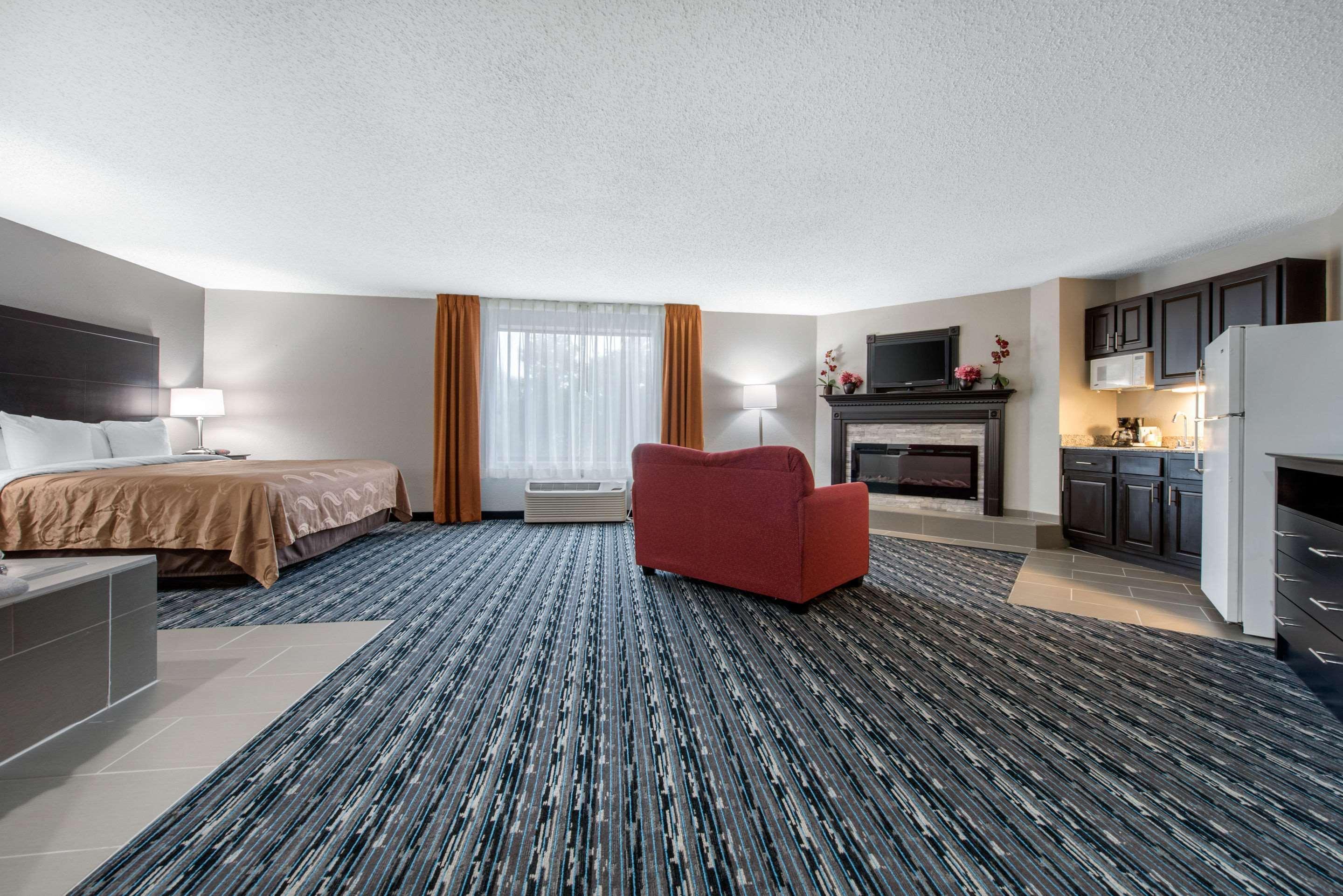Quality Inn & Suites Brownsburg - Indianapolis West Exterior foto