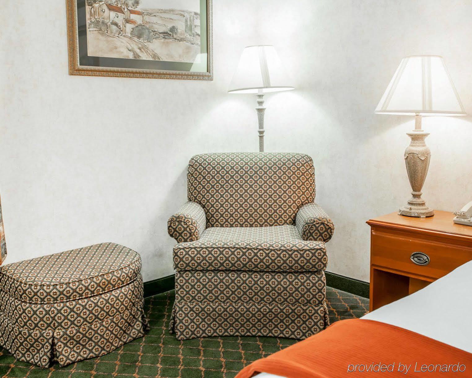 Quality Inn & Suites Brownsburg - Indianapolis West Exterior foto